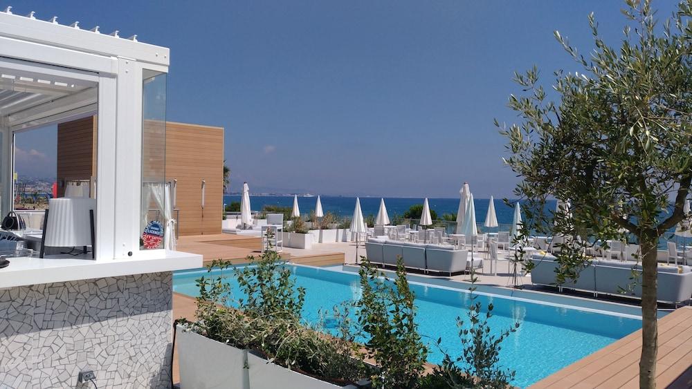 Mercure Villeneuve Loubet Plage Exterior foto